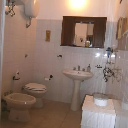 Oda ve Kahvaltı L'aquilino 3*